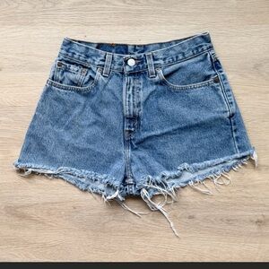 Vtg Y2K Levi’s 560 Cut Off Denim Shorts Red Tab Made in USA (6 Misses) 27” Boho